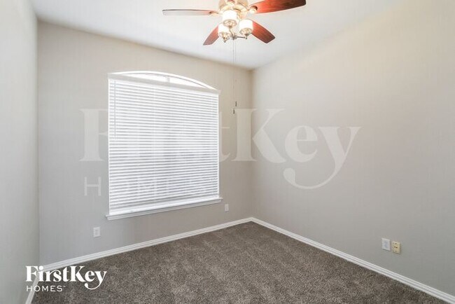 Building Photo - 1234 Shenandoah Dr