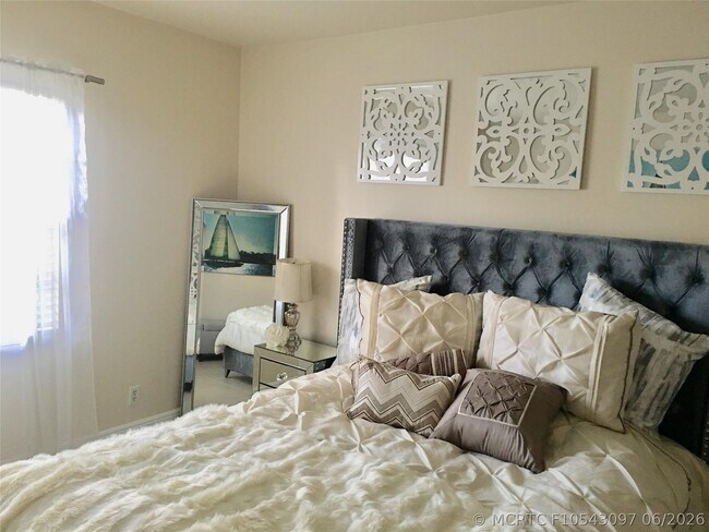 Building Photo - 6407 Bay Club Dr