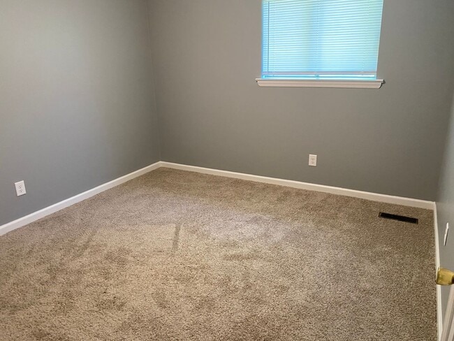 Building Photo - Three Bedroom, Large Lot, Pet Friendly,Hixson! ***Monthly rent $1900.00!***