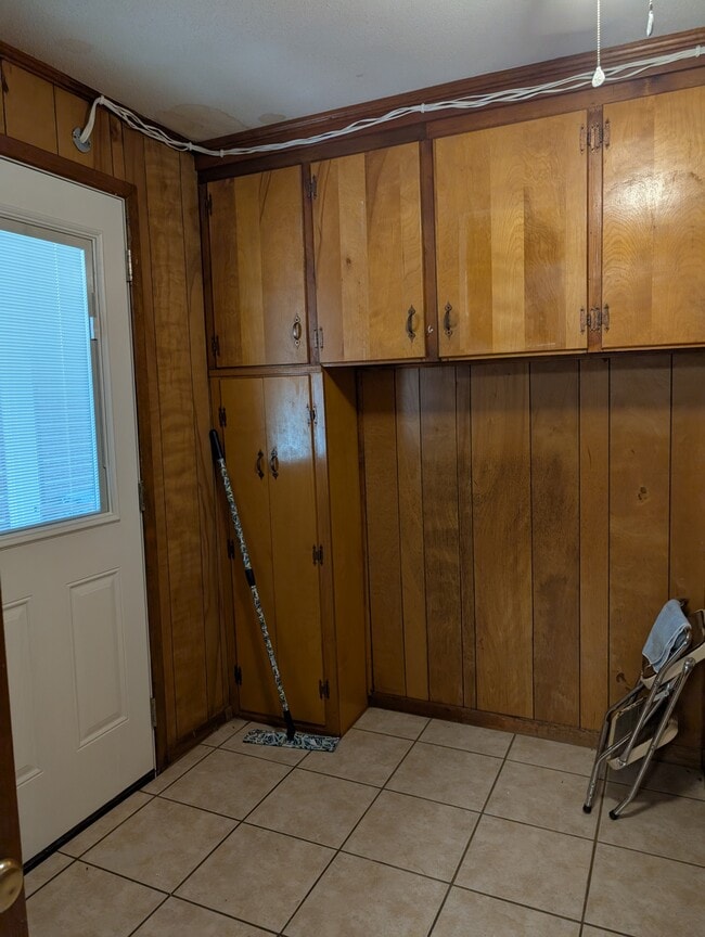 Building Photo - 5681 S County Rd 33