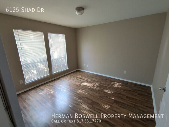 Building Photo - 6125 Shad Dr