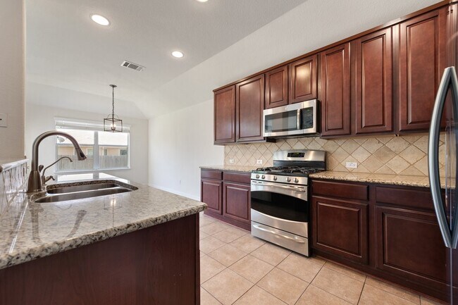 Building Photo - 1049 Regency Ln