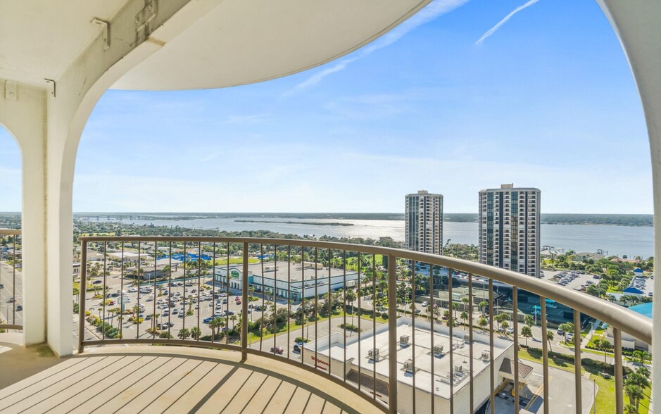 Building Photo - 3003 S Atlantic Ave