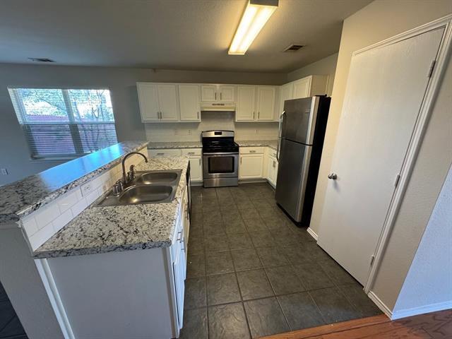 Building Photo - 9205 Lenox Dr