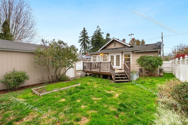 Building Photo - Beautiful North Portland Home —3- Bedrooms, Garage, Fenced Yard & Bonus Space