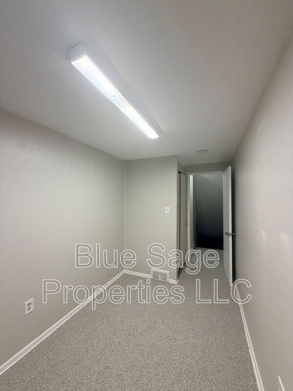 Building Photo - 3403 Township Line Rd