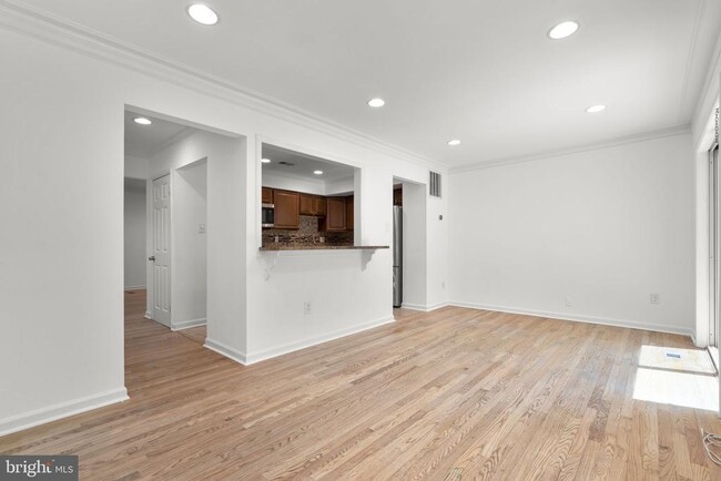 Building Photo - 2407 Alsop Ct