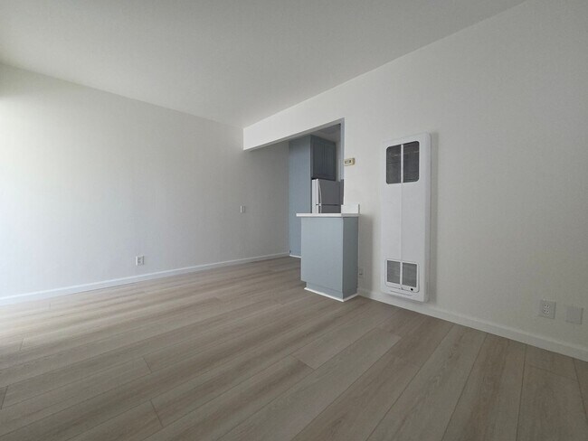 Building Photo - Remodeled 1 Bedroom 1 Bath located in the middle of Ojai