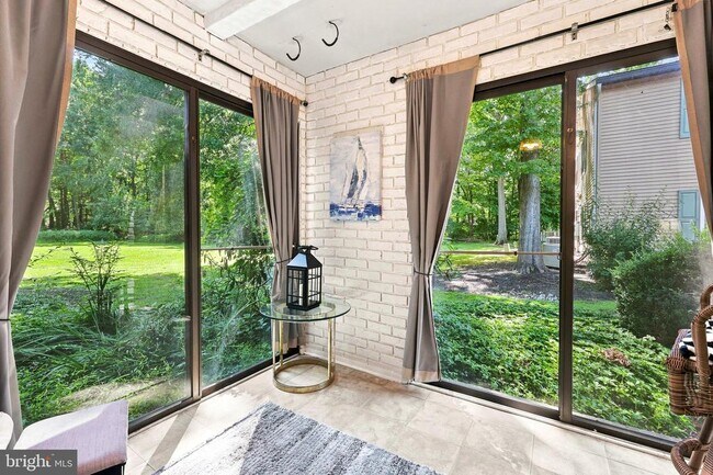 Building Photo - 53A W Bluebell Ln