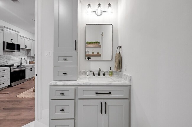 Building Photo - 15937 Stagecoach Rd