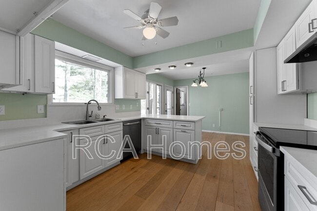 Building Photo - 423 Jenny Ln