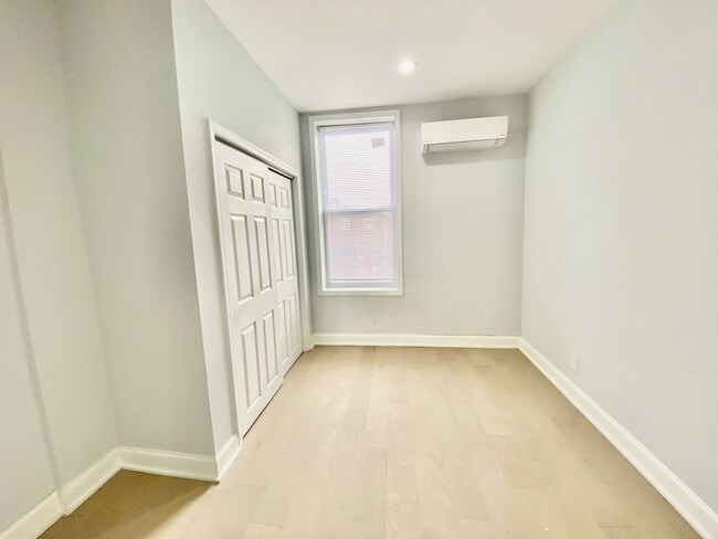 Building Photo - 1247 Snyder Ave
