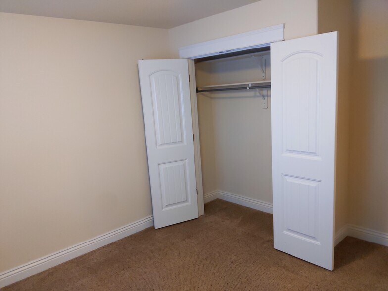 Building Photo - 115 Montalto Dr