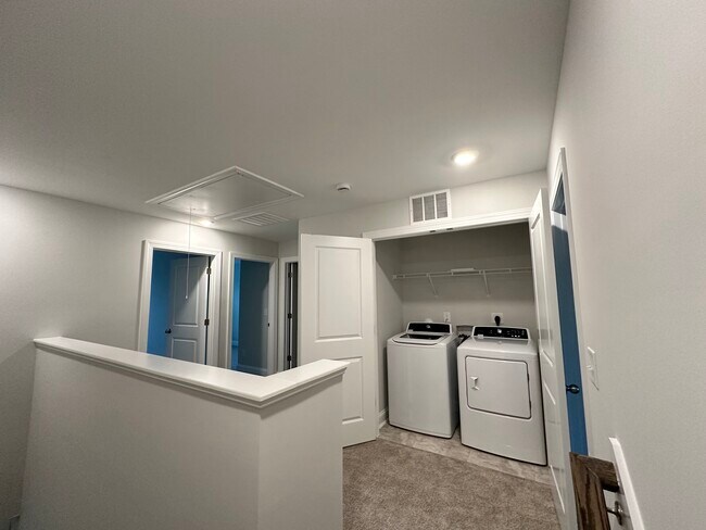 Washer and Dryer Level 3 - 579 Forestville Rd