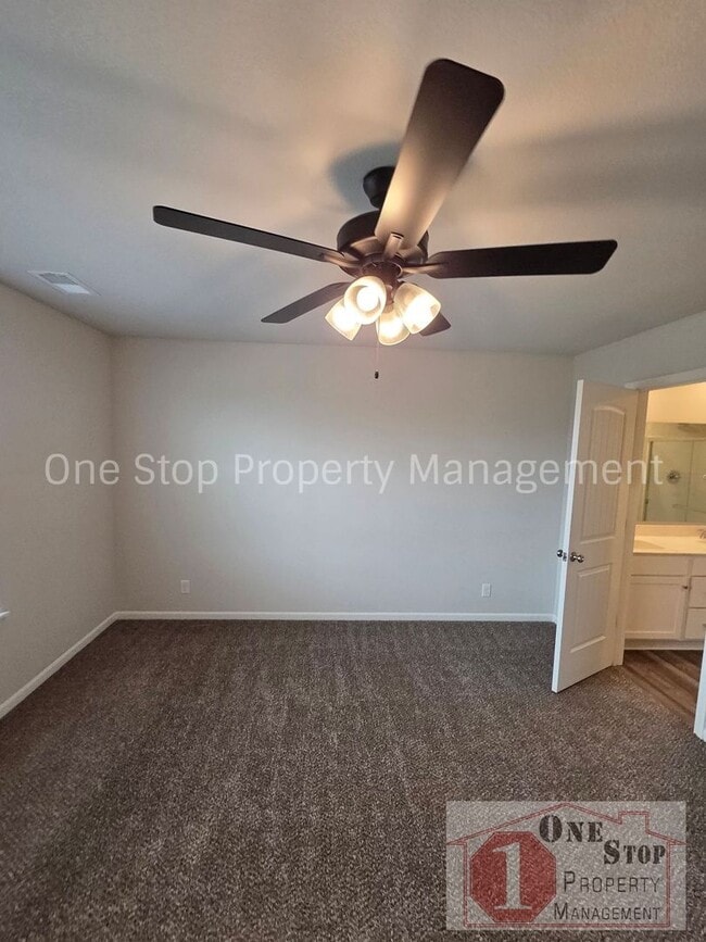 Building Photo - Beautiful 4 Bedroom 4 Bathroom in Belton!