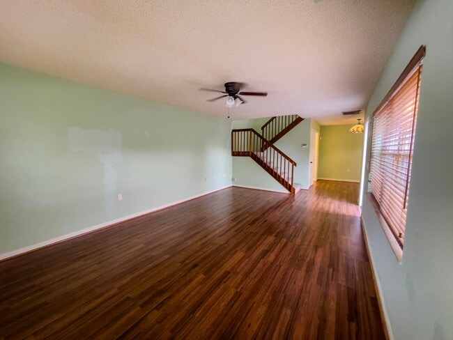 Building Photo - 27 Clinton Ct