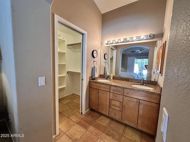 Building Photo - 16040 N Boulder Dr