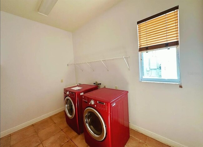 Building Photo - 13809 Amelia Pond Dr