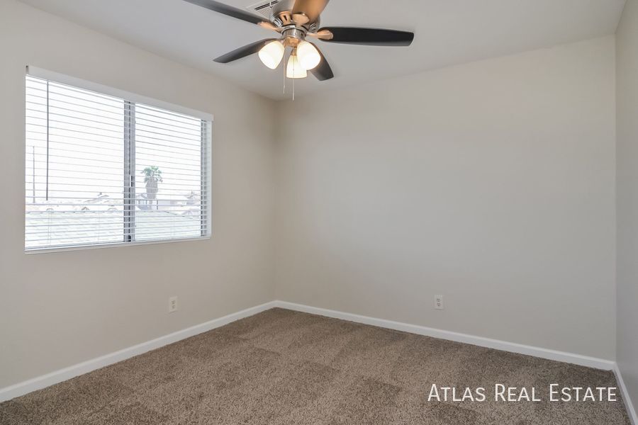 Building Photo - 549 Tabony Ave