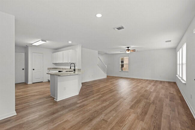Building Photo - 6519 Bluestone Springs Ln