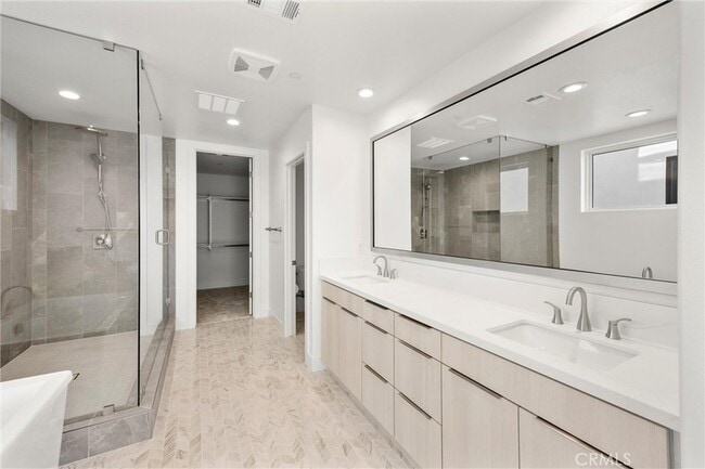 Building Photo - 164 Apron