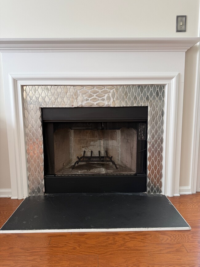 Building Photo - 481 Stoneglen St