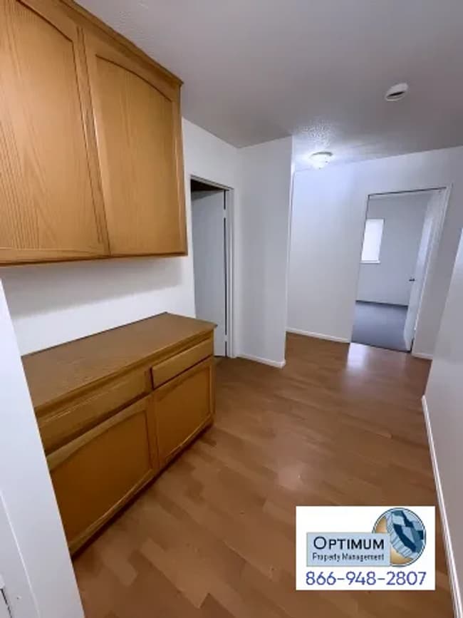 Building Photo - Spacious 4 Bedroom, 2 Bathroom Home in Central Victorville