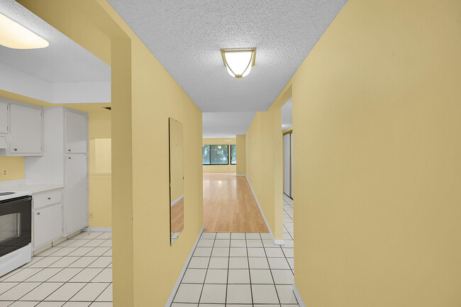 Building Photo - 3154 Via Poinciana