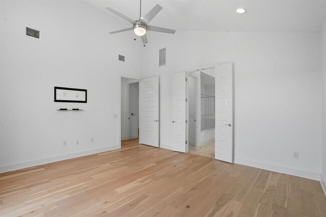 Building Photo - 5432 Agatha Cir