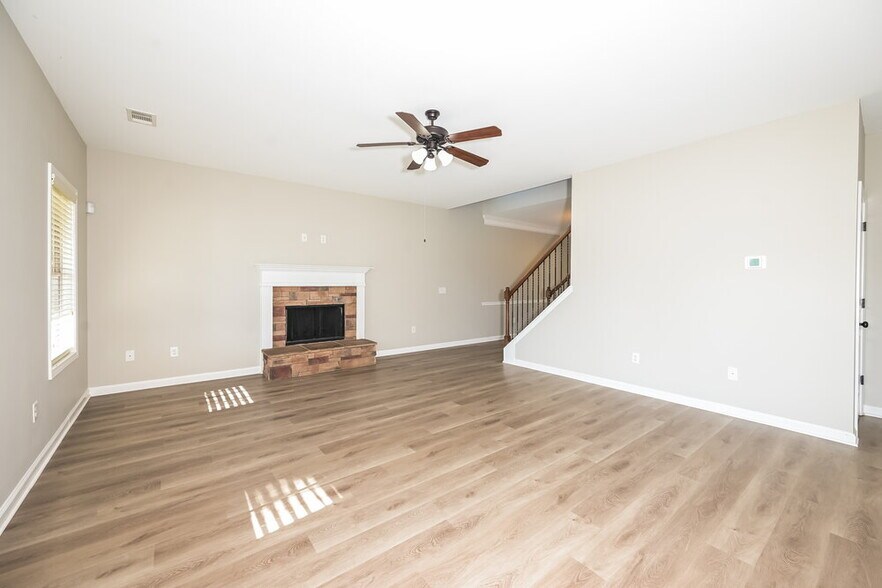 Building Photo - 2048 Woodland Brook Dr