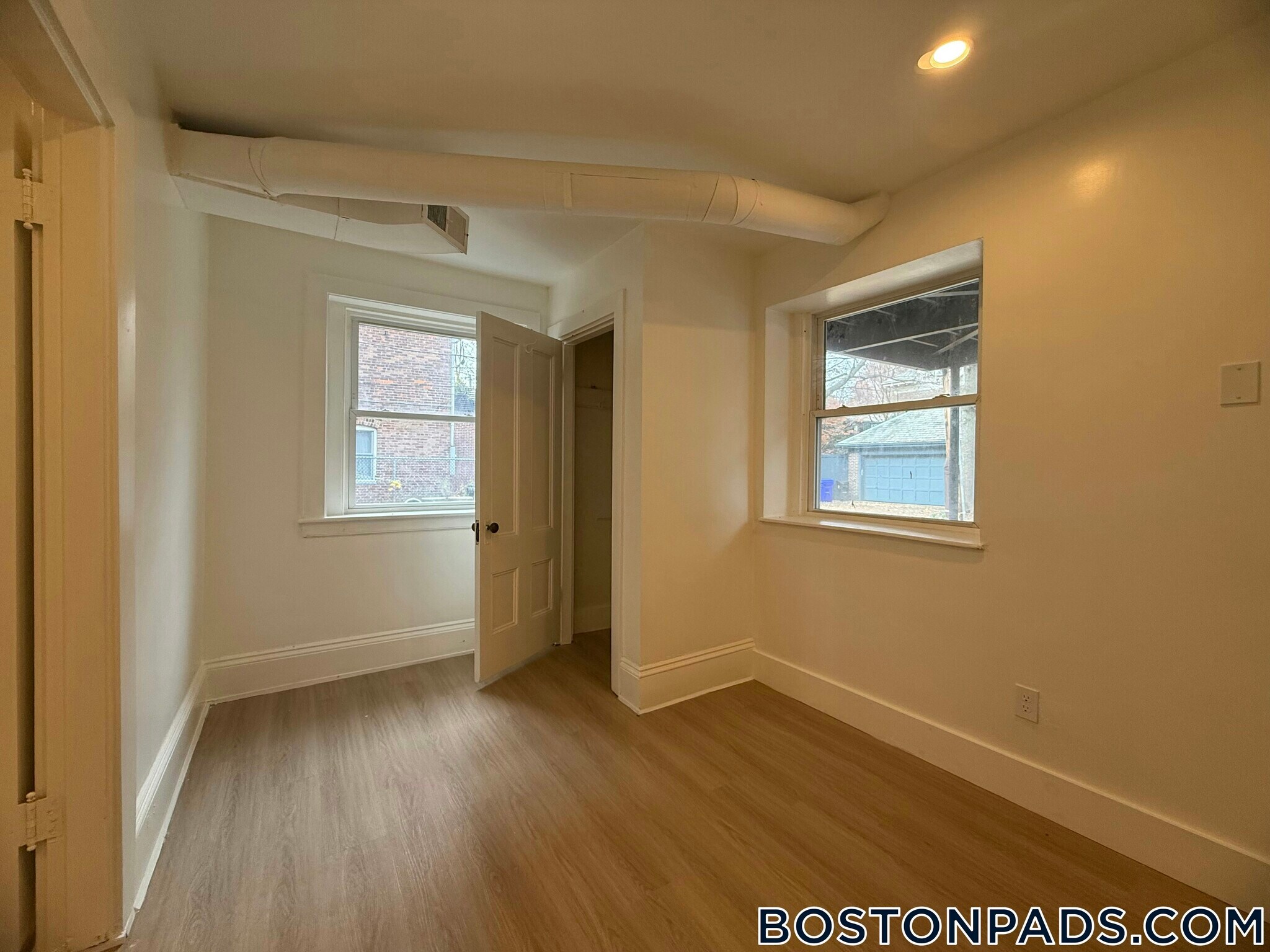 Building Photo - 1726 Beacon St