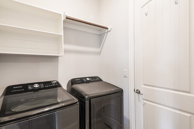 Building Photo - 3802 W Vicksburg Estates Dr