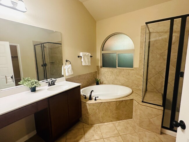 Building Photo - 16200 Cantania Cove