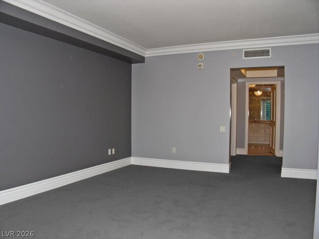 Building Photo - 2747 Paradise Rd