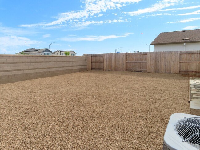 Building Photo - 12800 Spotted Wren Cir