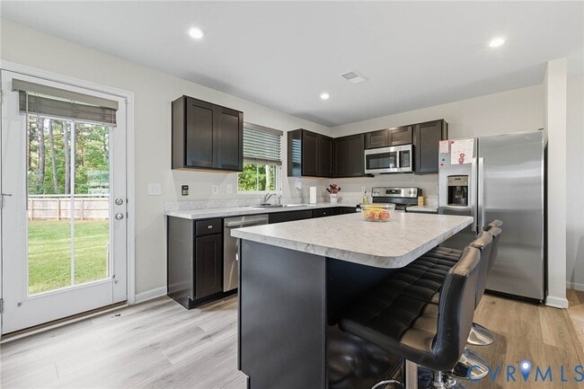 Building Photo - 261 Chanticleer Dr