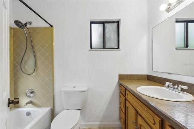 Building Photo - 1716 SW 77th Terrace