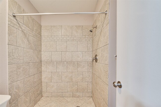Building Photo - 2425 W Settler's Way