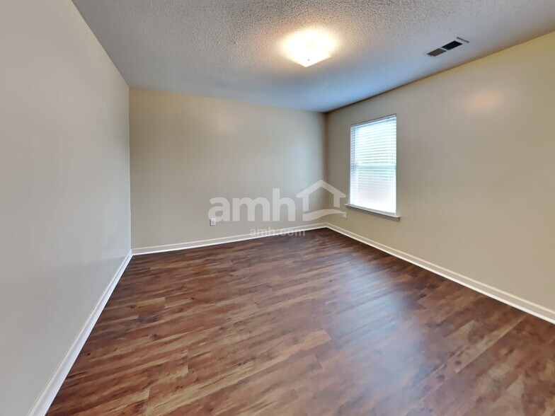 Building Photo - 7343 Hampton Valley Cv