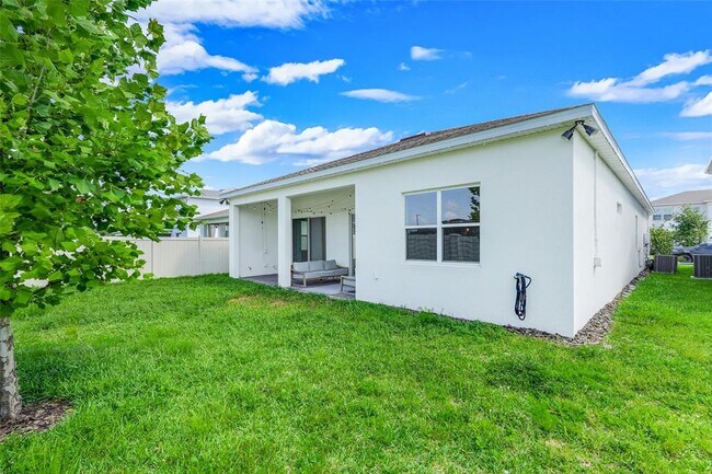 Building Photo - 10393 Pk Ests Ave