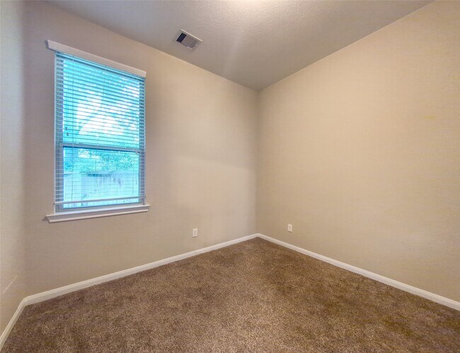 Building Photo - 26 Cheswood Manor Drive