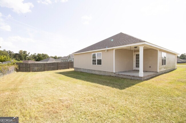Building Photo - 7051 White Pine Ave