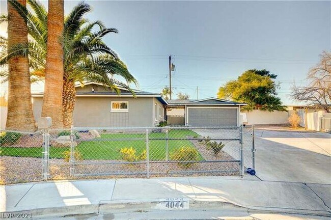 Building Photo - 4044 Pepe Cir
