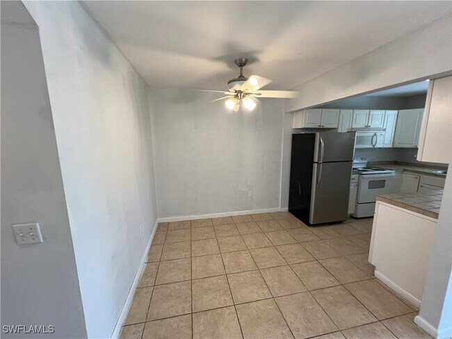 Primary Photo - 4290 Gulfstream Dr