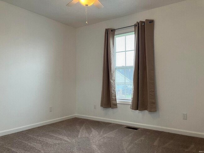Building Photo - 7872 Sandalwood Dr