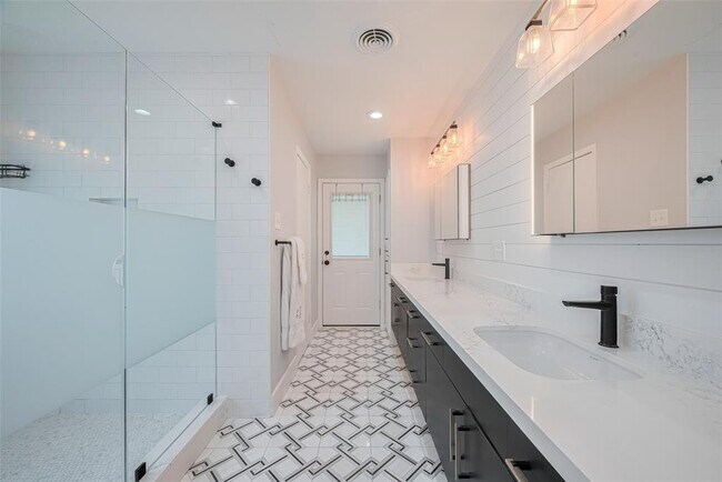 Building Photo - 13622 Comely Ln