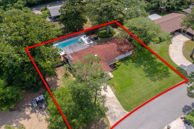 Building Photo - 14 Park Terrace Dr