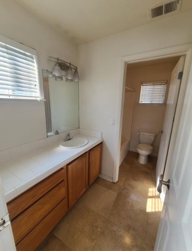 Building Photo - 710 Gia Ct