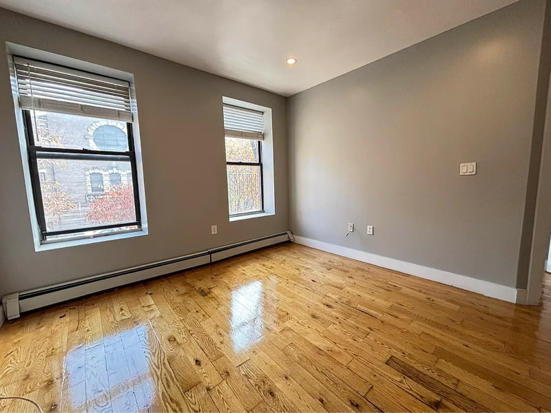 Building Photo - 315 Alexander Ave