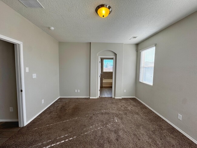 Building Photo - 6732 Oro Valley Rd NW